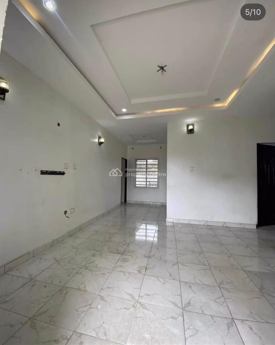 a 2 Bedroom Apartment - Upstairs, Silver Point Estate, Ajah, Lagos, Flat / Apartment for Rent