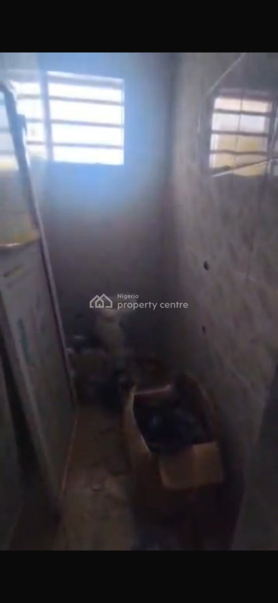 Executive Standard and Nice 2 Bedroom Flat, Abule Oja, Yaba, Lagos, Flat / Apartment for Rent