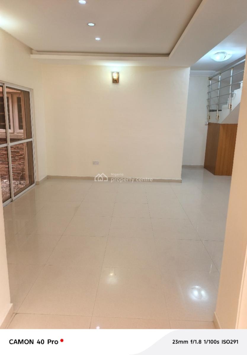 4 Bedroom Terrace with a Bq, Oniru, Victoria Island (vi), Lagos, Flat / Apartment for Rent