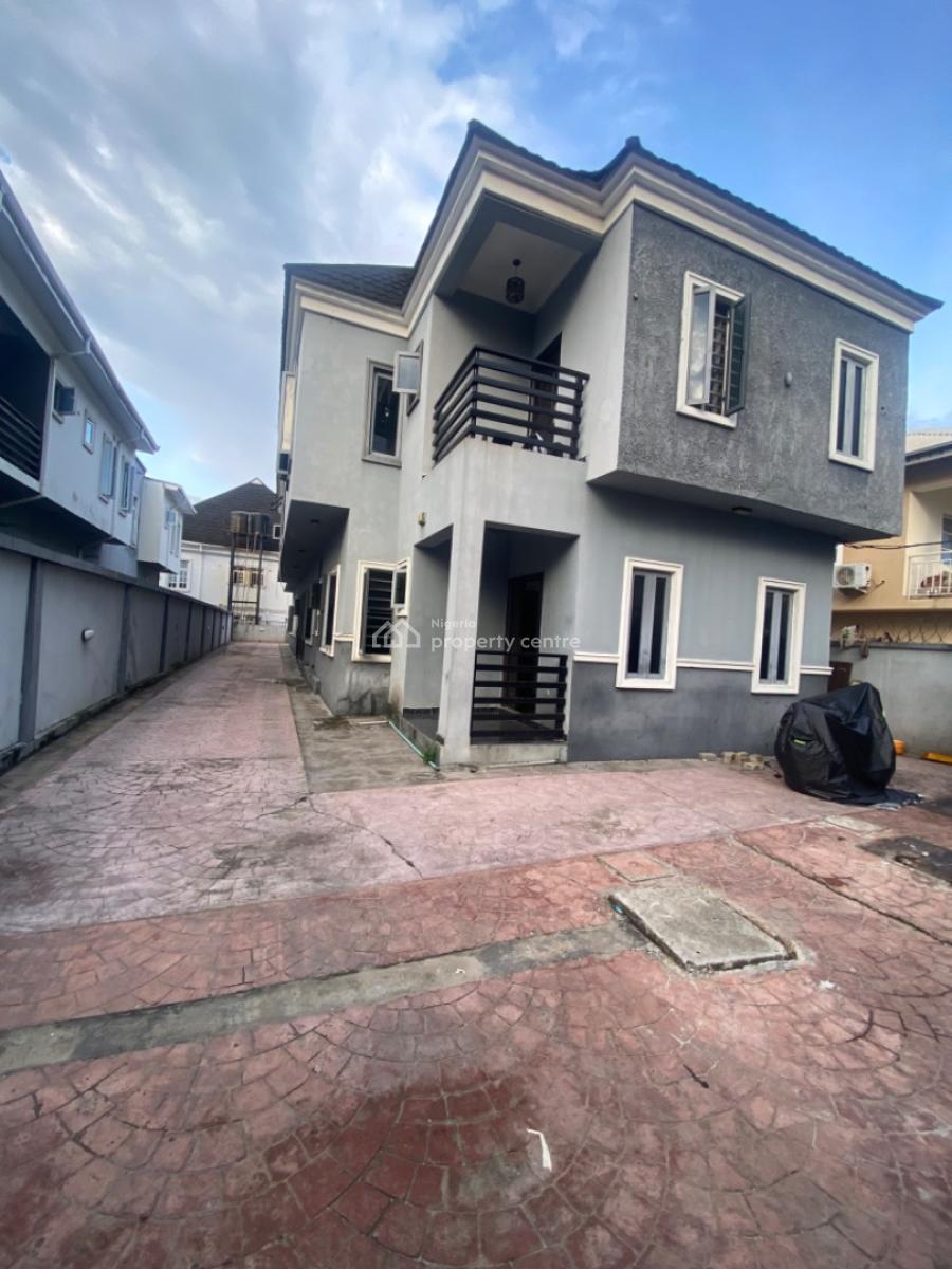 Neatly Used 2 Bedroom Flat, Oakland Estate, Behind Blenco Supermarket, Sangotedo, Ajah, Lagos, Flat / Apartment for Rent