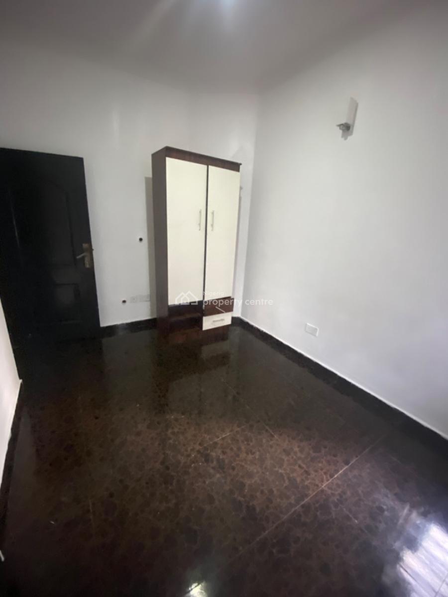 Neatly Used 2 Bedroom Flat, Oakland Estate, Behind Blenco Supermarket, Sangotedo, Ajah, Lagos, Flat / Apartment for Rent