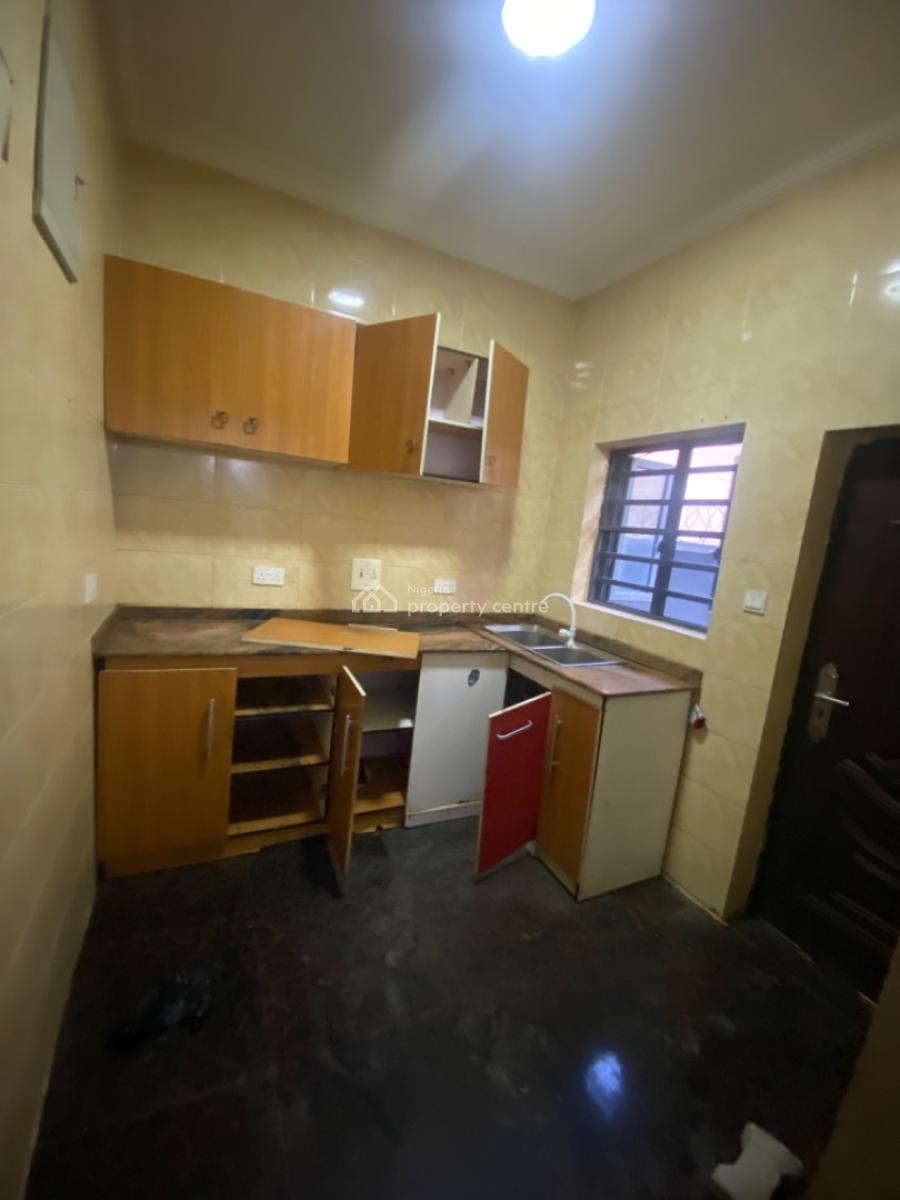 Neatly Used 2 Bedroom Flat, Oakland Estate, Behind Blenco Supermarket, Sangotedo, Ajah, Lagos, Flat / Apartment for Rent