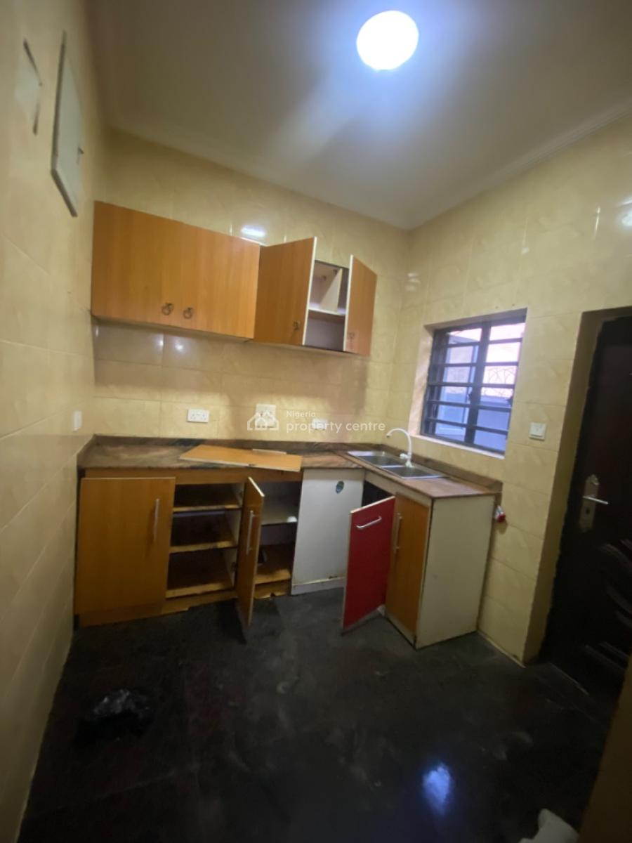 Neatly Used 2 Bedroom Flat, Oakland Estate, Behind Blenco Supermarket, Sangotedo, Ajah, Lagos, Flat / Apartment for Rent