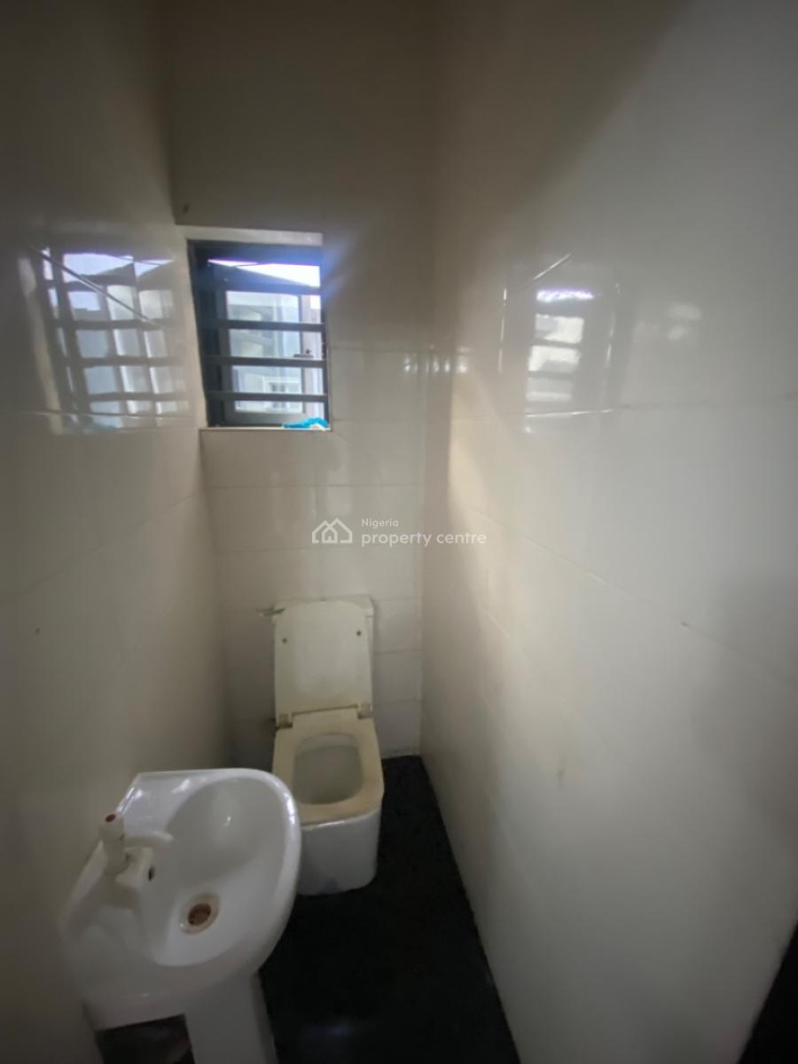 Neatly Used 2 Bedroom Flat, Oakland Estate, Behind Blenco Supermarket, Sangotedo, Ajah, Lagos, Flat / Apartment for Rent