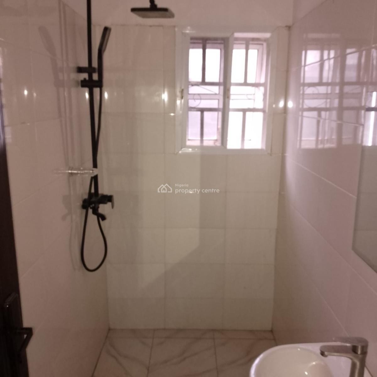 a Newly Renovated 3 Bedroom Flat - Downstairs, Mega Estate, Badore Road,, Ajah, Lagos, Flat / Apartment for Rent