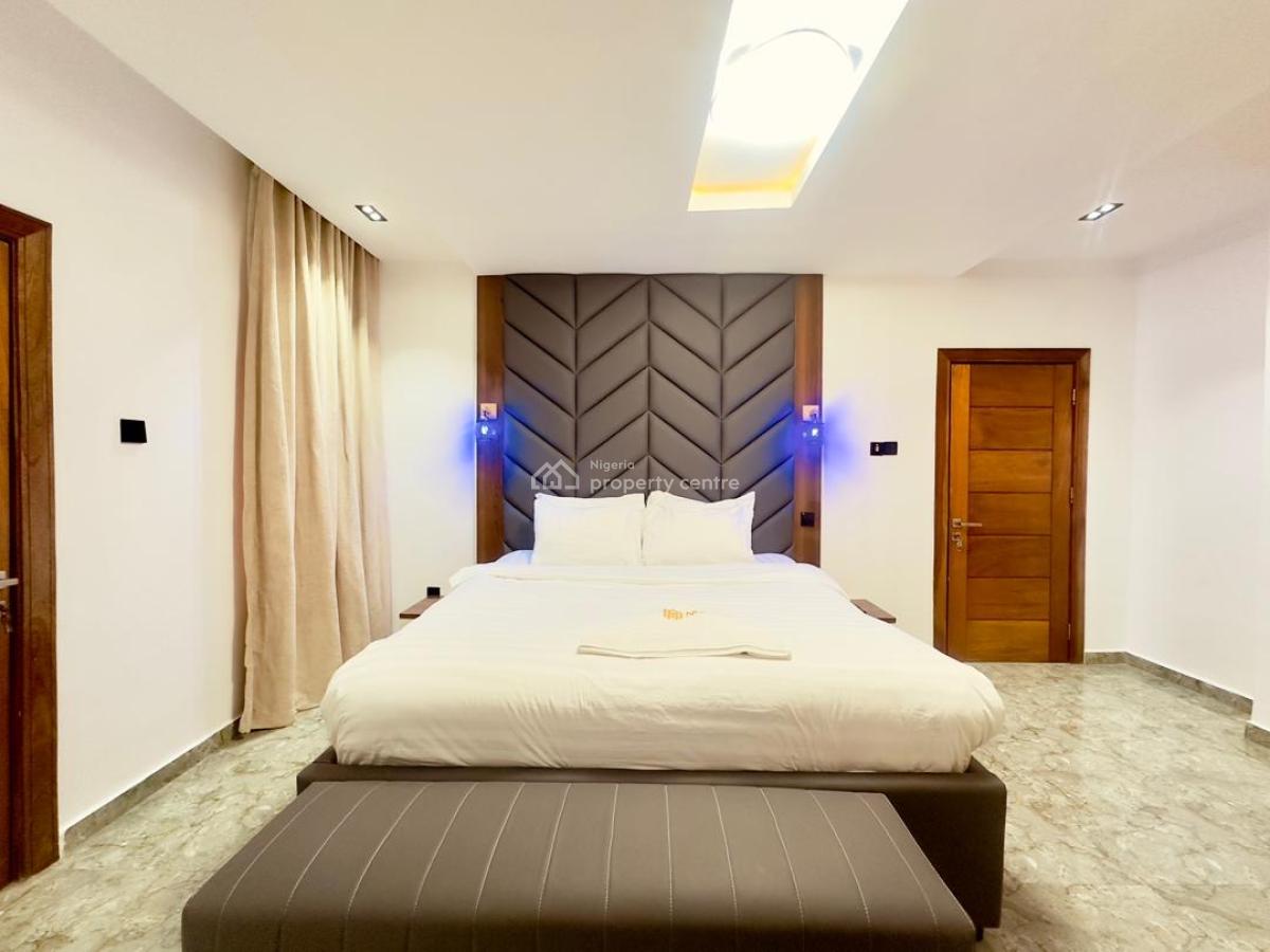 Luxury 3 Bedroom Apartment with Ps5 and Bq, Ikeja Gra, Ikeja, Lagos, Flat / Apartment Short Let
