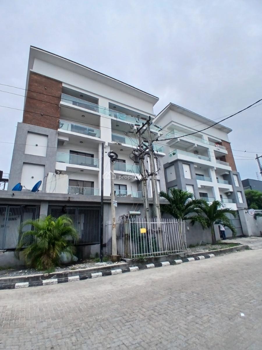 Recently Vacated 2 Bedroom En-suite Flat, Lekki Phase 1, Lekki, Lagos, Flat / Apartment for Rent
