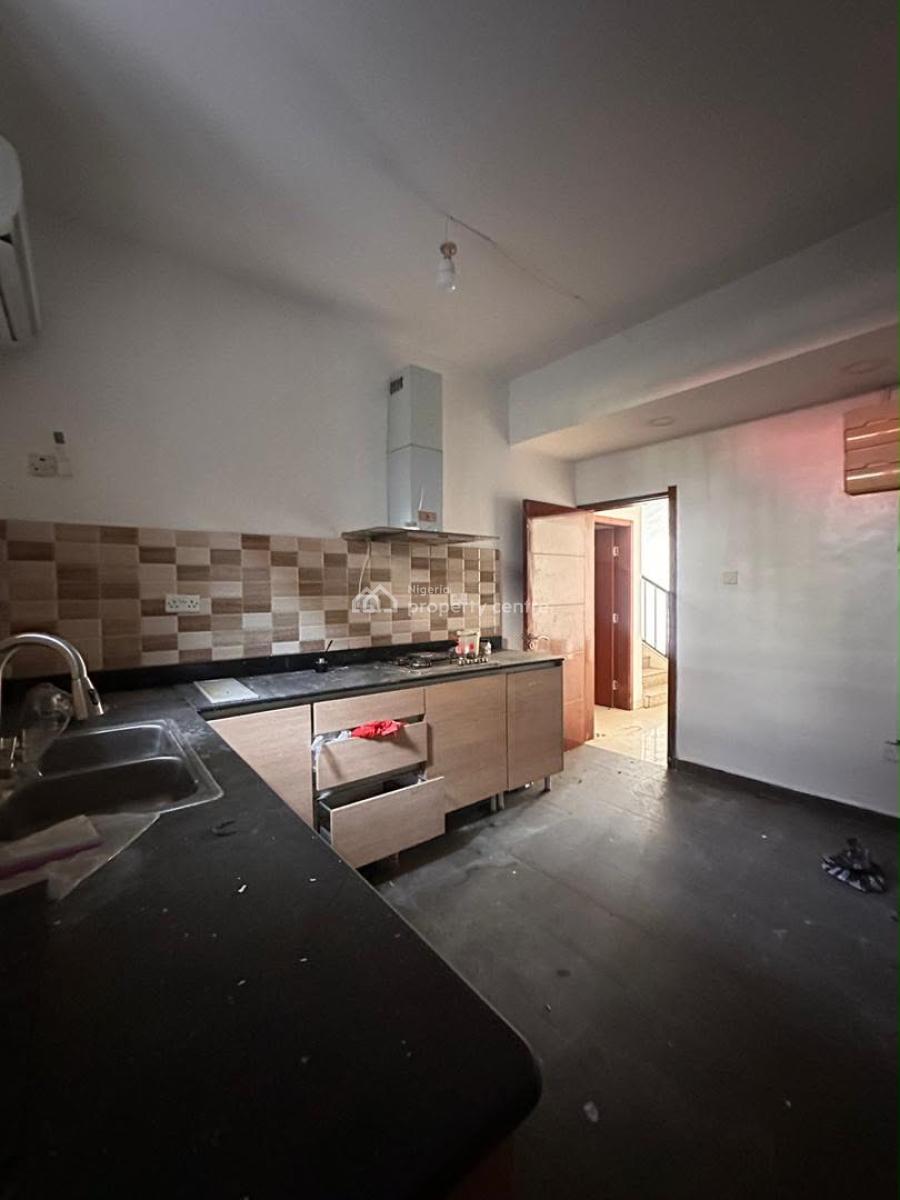 Well Built 4bedroom Maisonette, Victoria Island (vi), Lagos, Flat / Apartment for Rent