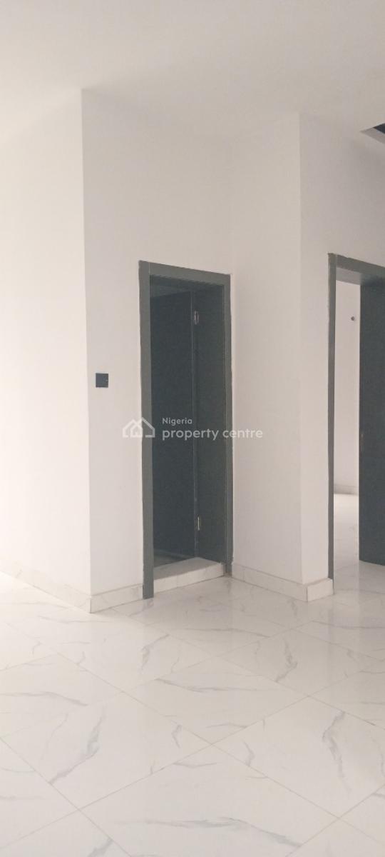 Now Available, Mobil Road, Ilaje, Ajah, Lagos, Flat / Apartment for Rent