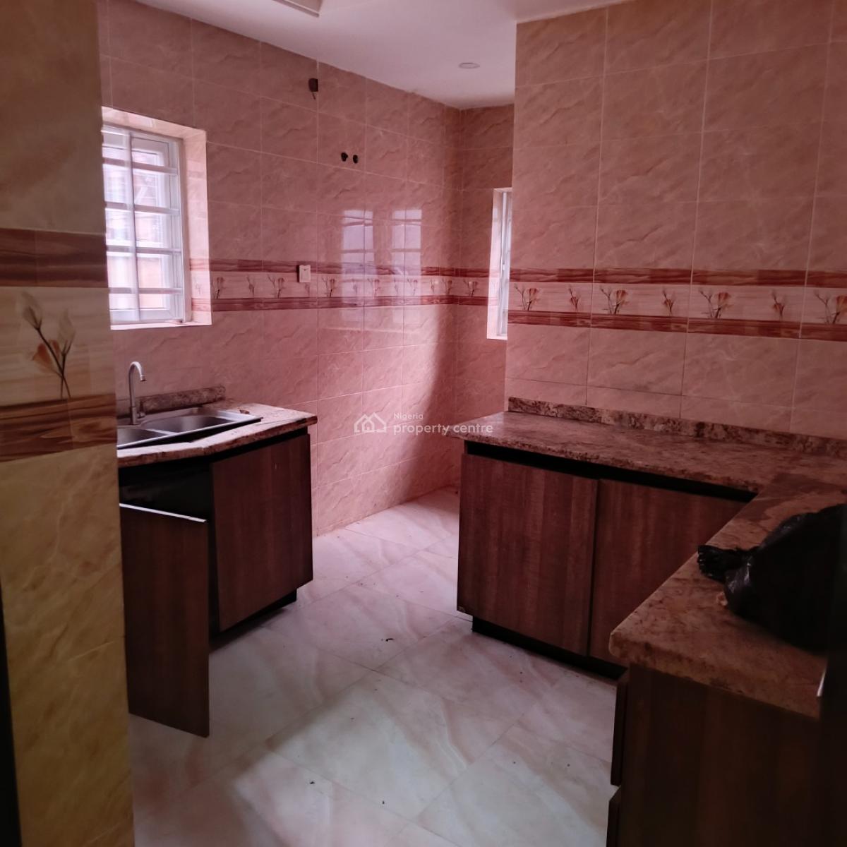 Luxurious Beautiful 3 Bedrooms, Apashe Estate, Fha (f.h.a), Lugbe District, Abuja, Terraced Bungalow for Rent