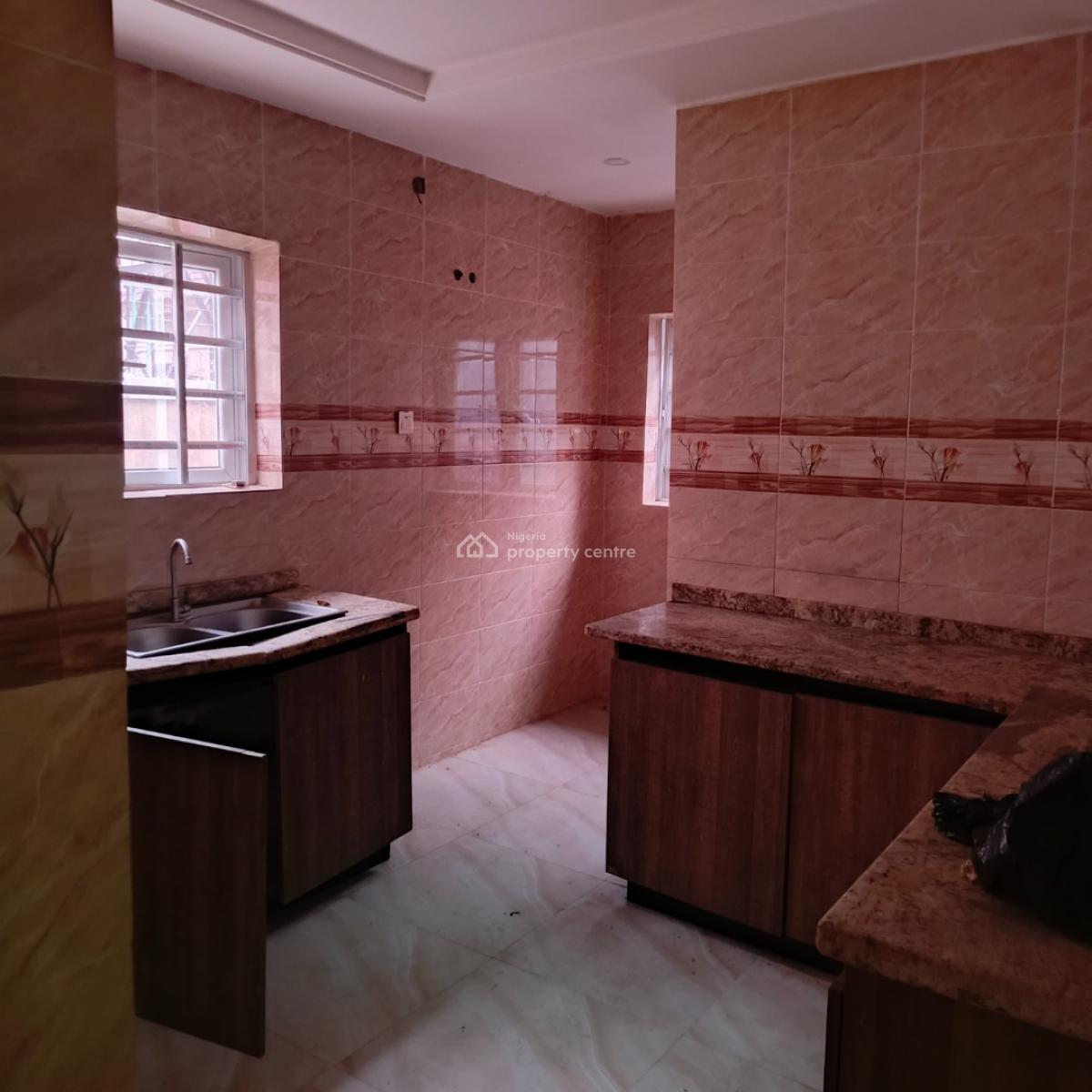 Luxurious Beautiful 3 Bedrooms, Apashe Estate, Fha (f.h.a), Lugbe District, Abuja, Terraced Bungalow for Rent