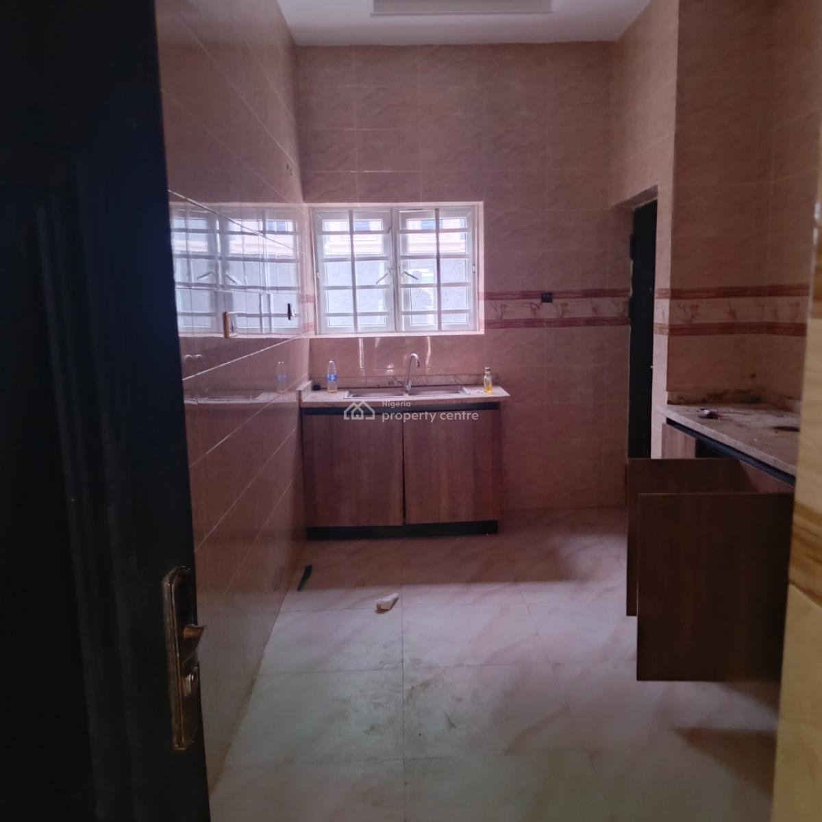 Luxurious Beautiful 3 Bedrooms, Apashe Estate, Fha (f.h.a), Lugbe District, Abuja, Terraced Bungalow for Rent