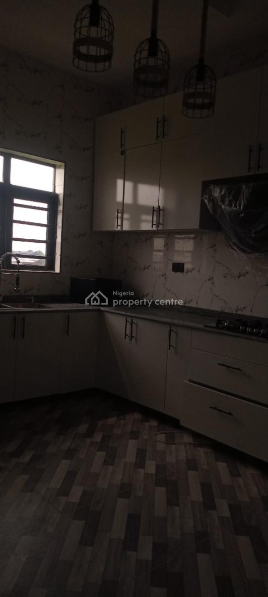 Now Available, Mobil Road, Ilaje, Ajah, Lagos, Flat / Apartment for Rent