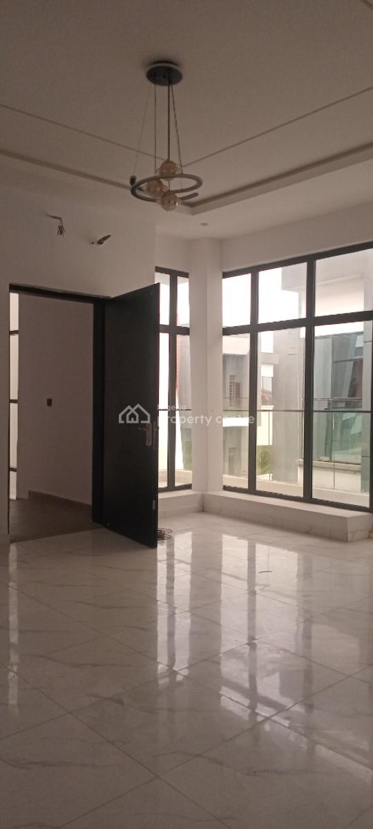 Now Available, Mobil Road, Ilaje, Ajah, Lagos, Flat / Apartment for Rent