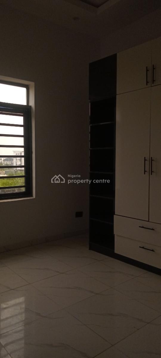 Now Available, Mobil Road, Ilaje, Ajah, Lagos, Flat / Apartment for Rent
