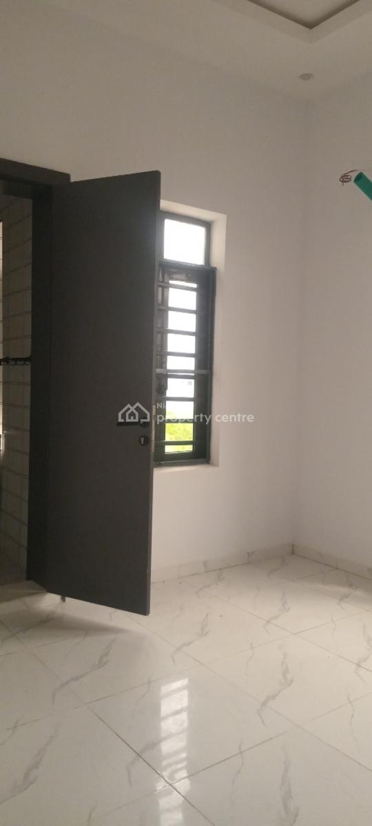 Now Available, Mobil Road, Ilaje, Ajah, Lagos, Flat / Apartment for Rent