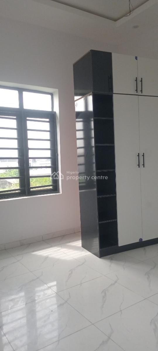 Now Available, Mobil Road, Ilaje, Ajah, Lagos, Flat / Apartment for Rent
