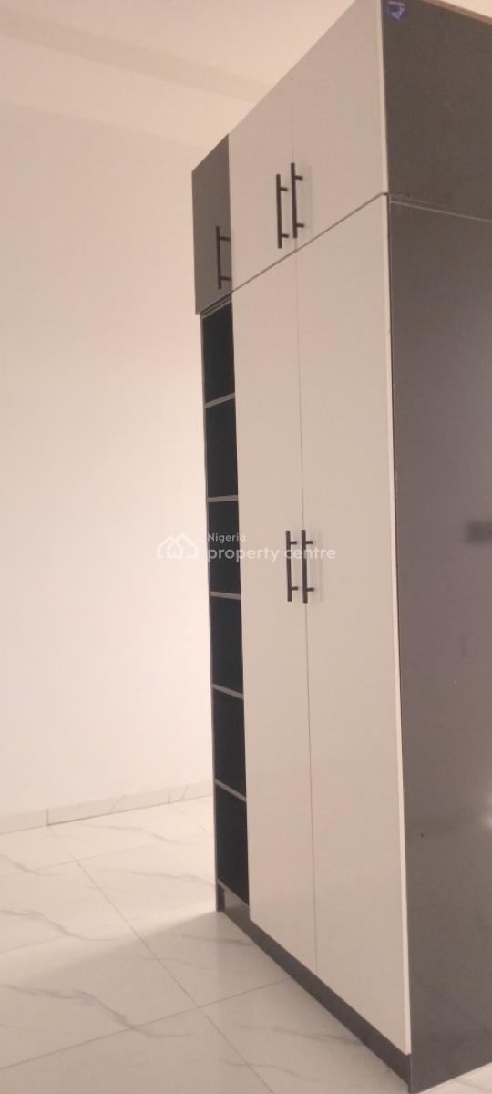 Now Available, Mobil Road, Ilaje, Ajah, Lagos, Flat / Apartment for Rent