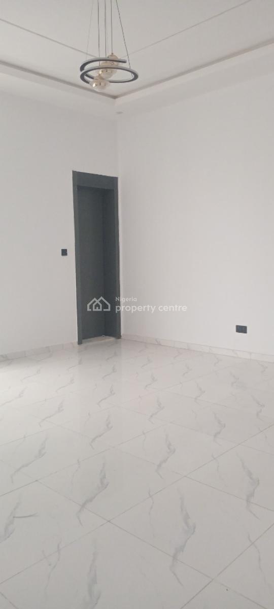 Now Available, Mobil Road, Ilaje, Ajah, Lagos, Flat / Apartment for Rent