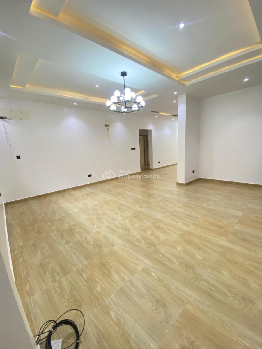 Serviced 3 Bedroom Spacious Apartmen with Bq Available, Lekki Phase 1, Lekki Phase 1, Lekki, Lagos, Flat / Apartment for Rent