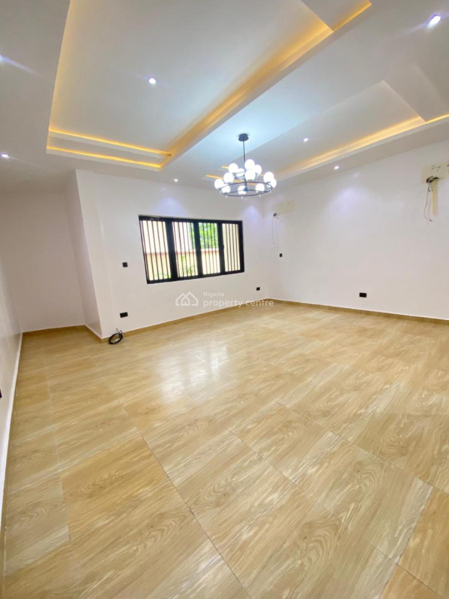 Serviced 3 Bedroom Spacious Apartmen with Bq Available, Lekki Phase 1, Lekki Phase 1, Lekki, Lagos, Flat / Apartment for Rent