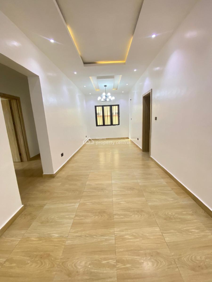 Serviced 3 Bedroom Spacious Apartmen with Bq Available, Lekki Phase 1, Lekki Phase 1, Lekki, Lagos, Flat / Apartment for Rent