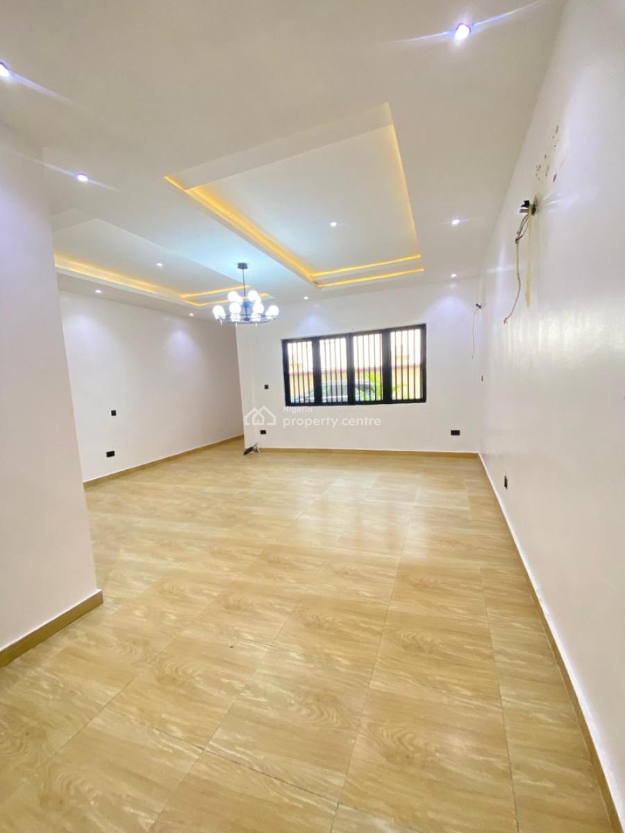 Serviced 3 Bedroom Spacious Apartmen with Bq Available, Lekki Phase 1, Lekki Phase 1, Lekki, Lagos, Flat / Apartment for Rent