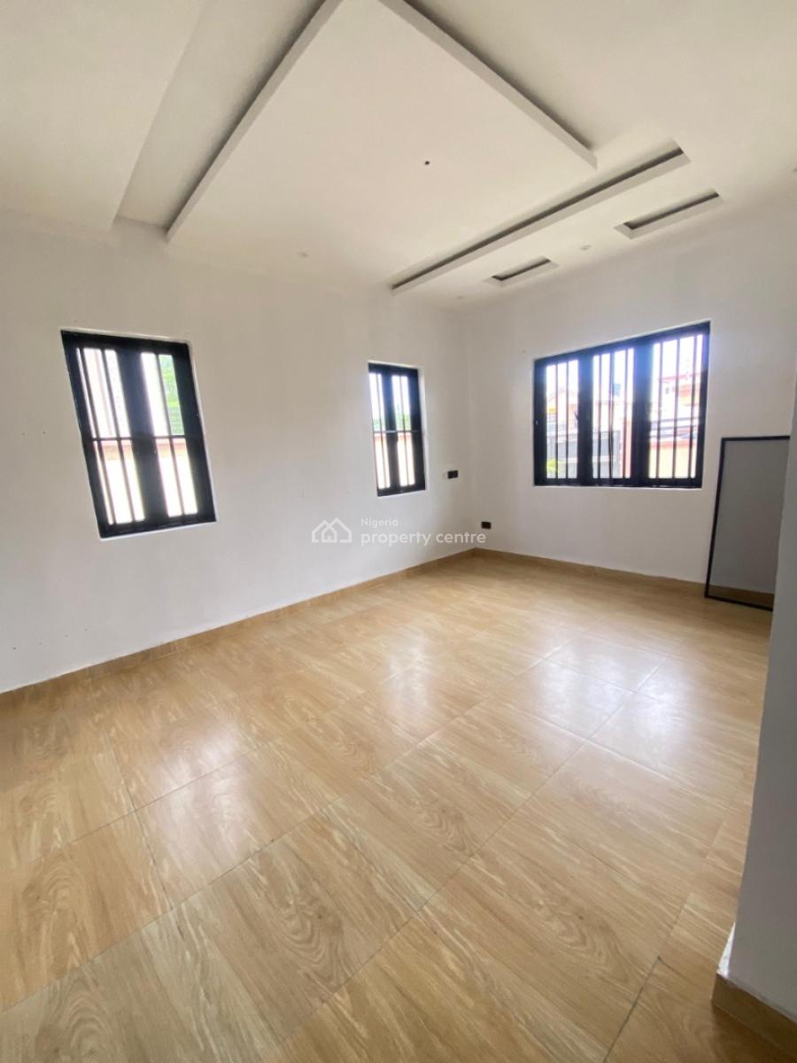 Serviced 3 Bedroom Spacious Apartmen with Bq Available, Lekki Phase 1, Lekki Phase 1, Lekki, Lagos, Flat / Apartment for Rent