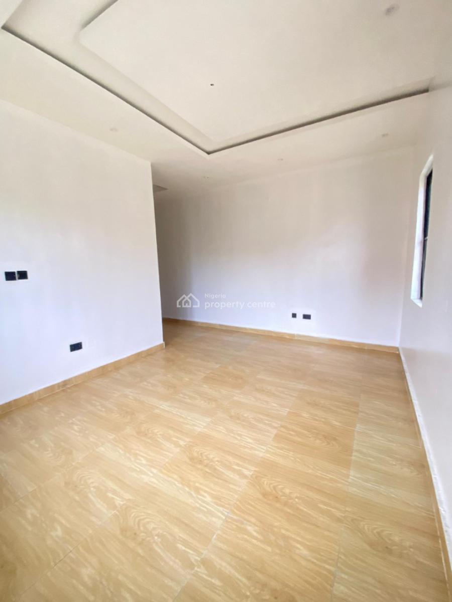 Serviced 3 Bedroom Spacious Apartmen with Bq Available, Lekki Phase 1, Lekki Phase 1, Lekki, Lagos, Flat / Apartment for Rent