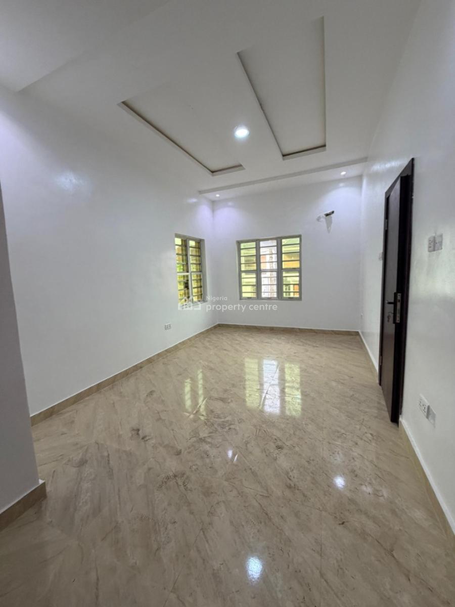 Neatly Built 3 Bedroom Apartment in Magodo Gra 2 Shangisha, Magodo Gra Phase 2 Off Cmd Road Ikosi Lagos Nigeria, Gra Phase 2, Magodo, Lagos, Flat / Apartment for Sale