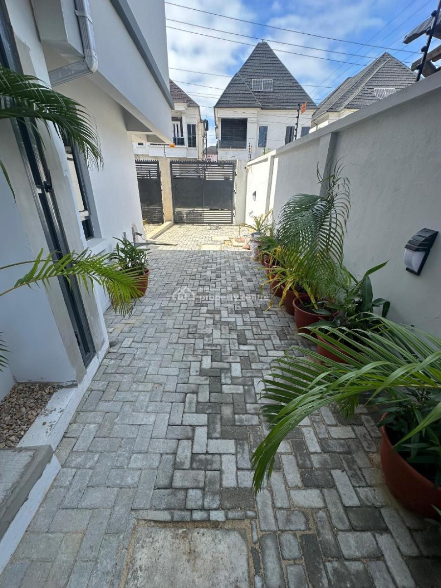 2 Bedroom Apartment, Creeklane Estate, Osapa, Lekki, Lagos, Flat / Apartment for Rent