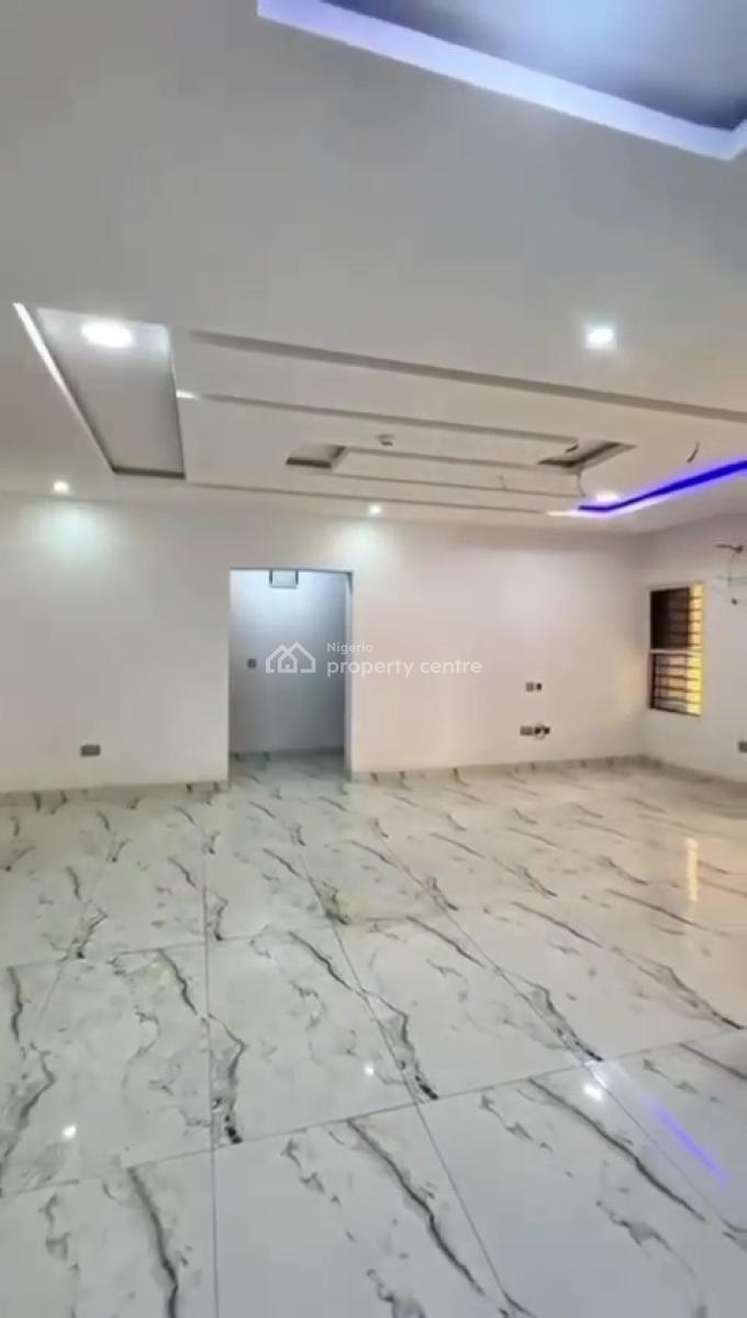 Uniquely-built 2 Bedroom Apartment with a Bq, Lekki Phase 1, Lekki, Lagos, Flat / Apartment for Rent
