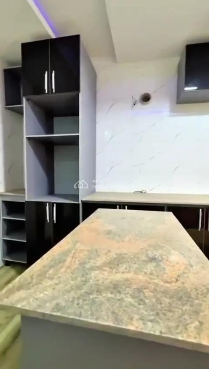 Uniquely-built 2 Bedroom Apartment with a Bq, Lekki Phase 1, Lekki, Lagos, Flat / Apartment for Rent