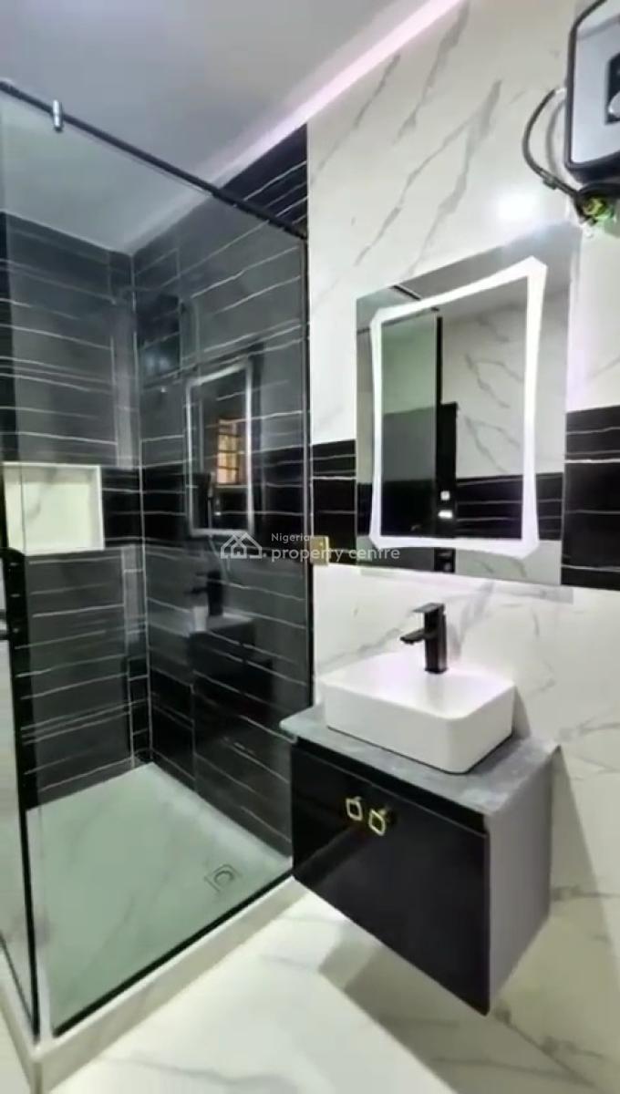 Uniquely-built 2 Bedroom Apartment with a Bq, Lekki Phase 1, Lekki, Lagos, Flat / Apartment for Rent