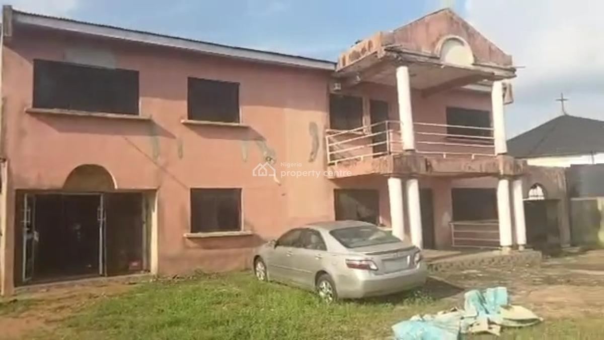 Standard Old 6 Bedroom Duplex with Bq 100ft By 200ft Land, Ihama Road, Off Airport Road Gra, Benin, Oredo, Edo, House for Sale
