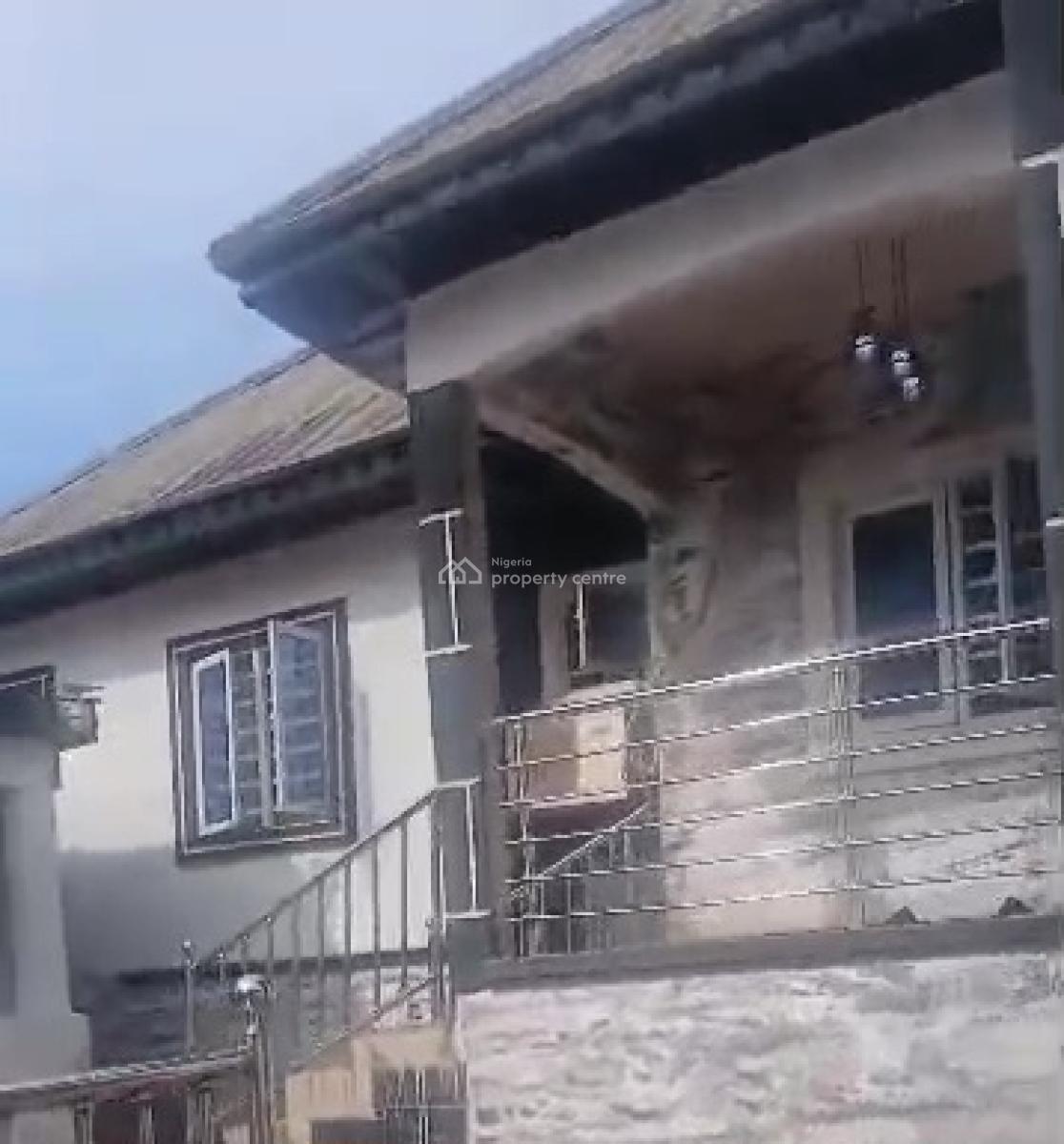 4 Bedroom Bungalow 60ft By 100ft Land, Ogba Market Road, Off Airport Road, Gra, Benin, Oredo, Edo, House for Sale