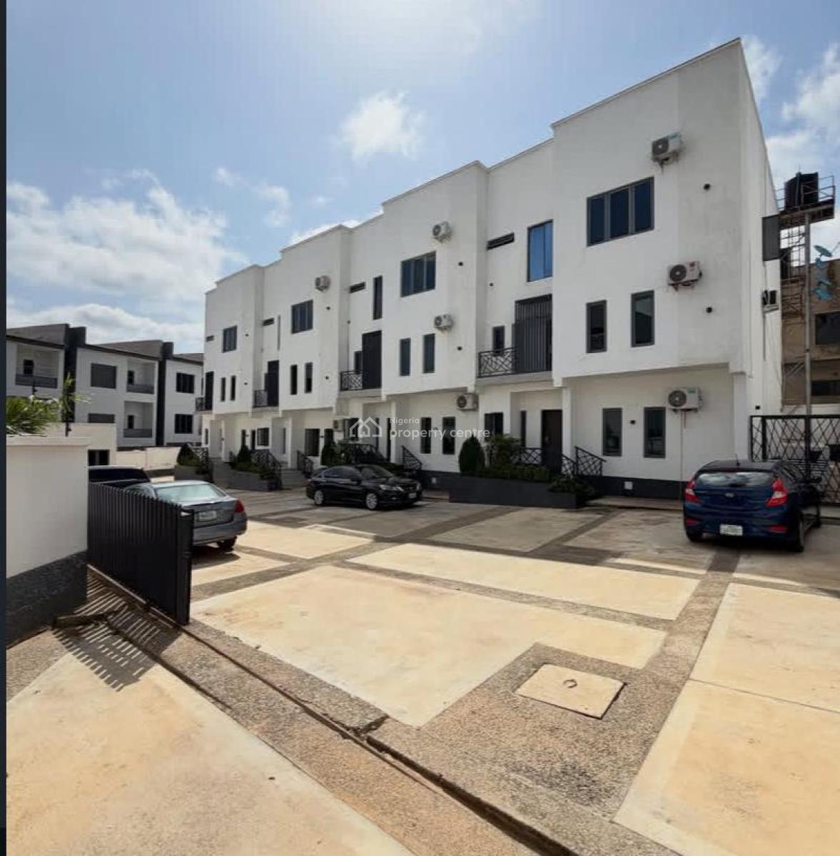 4bedroom Terrace Duplex with Bq, Tarred Road, Guzape District, Abuja, Terraced Duplex for Rent