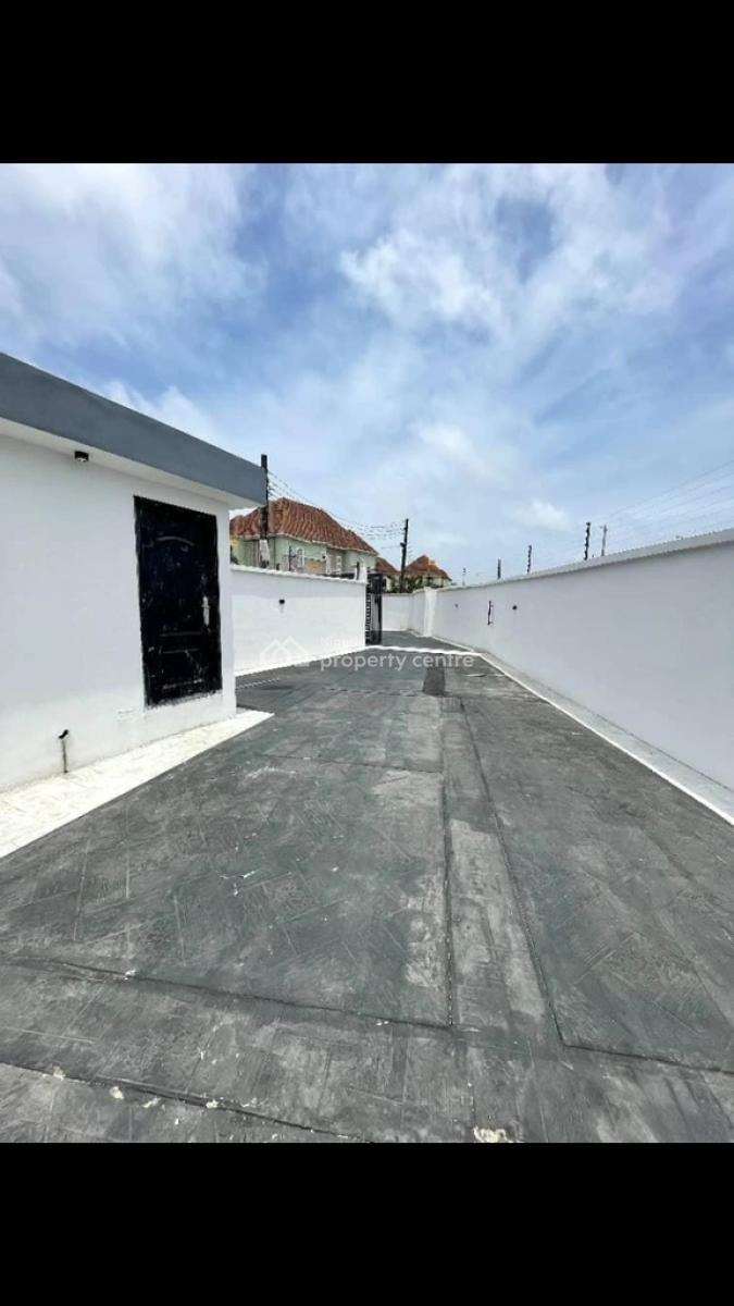 Well Carved 5 Bedroom with Cinema, Bq & Pool, Chevron, Lekki, Lagos, Detached Duplex for Sale