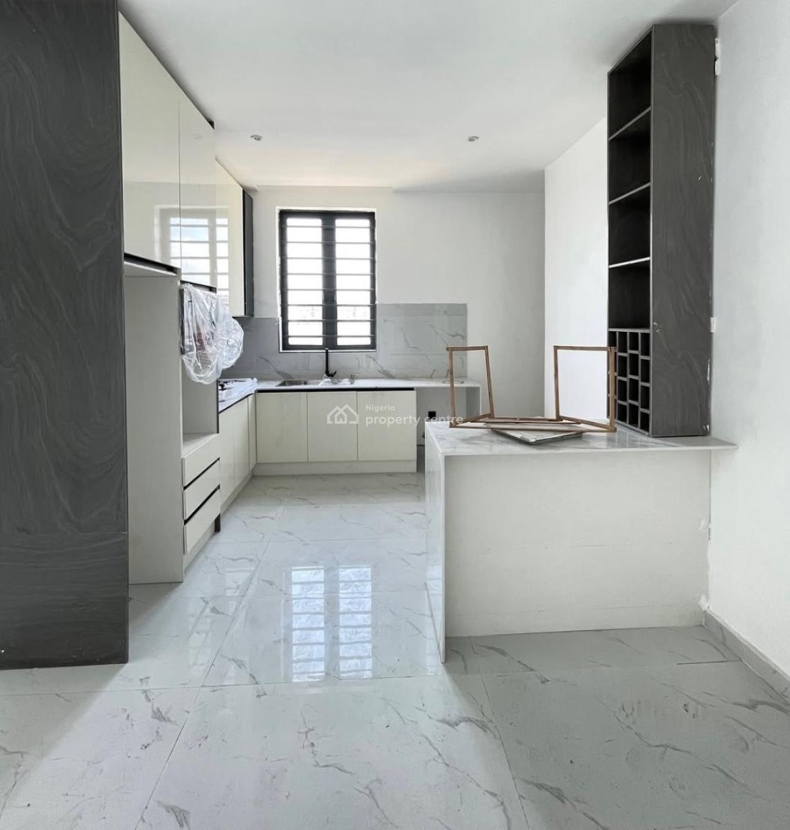 Lovely 3 Bedroom Apartment with Gym,pool and Bq, Lekki Phase 1, Lekki Phase 1, Lekki, Lagos, Block of Flats for Sale