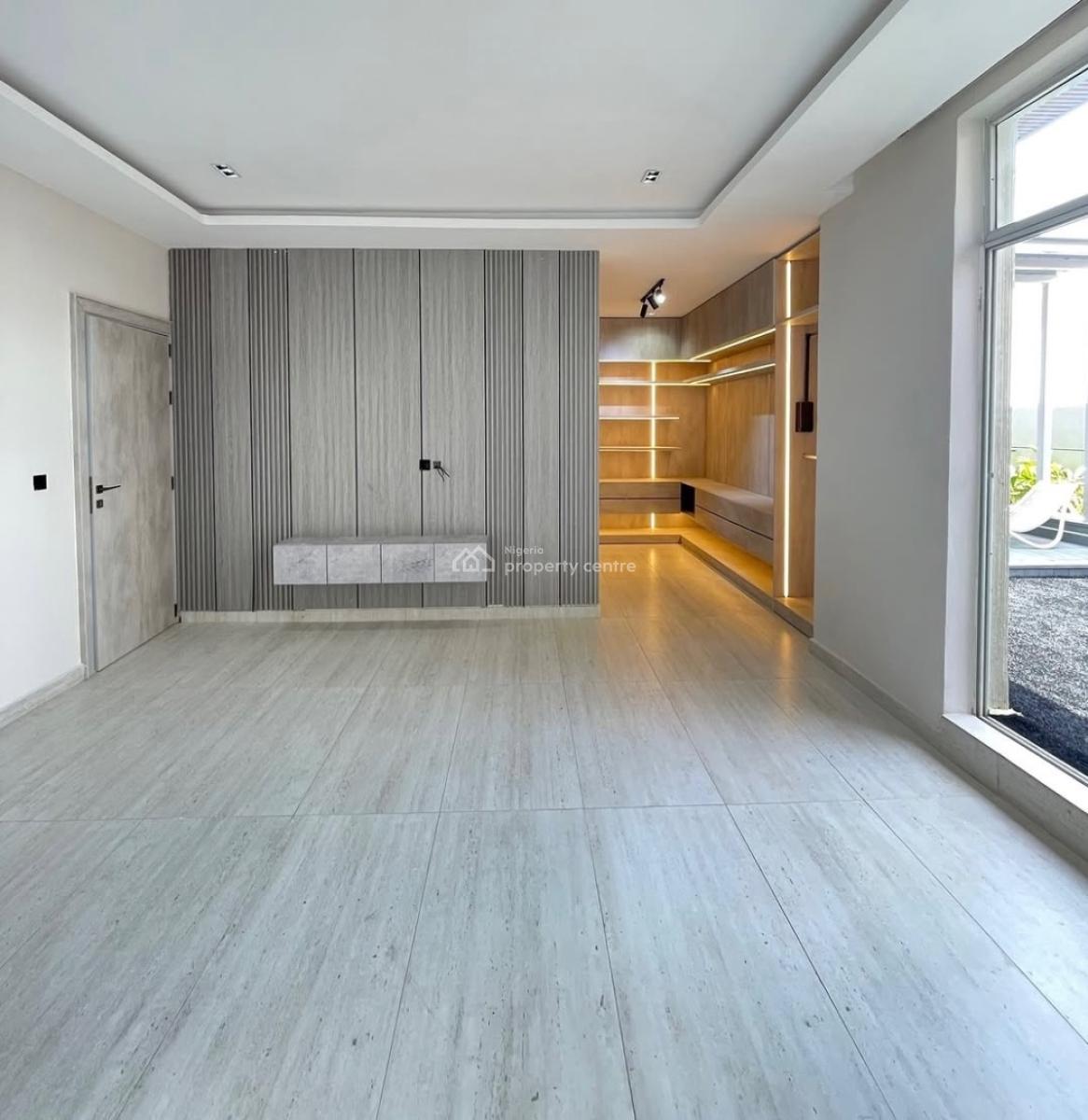 Lovely 2 Bedroom Penthouse with Gym, Lekki Phase 1, Lekki Phase 1, Lekki, Lagos, Block of Flats for Sale