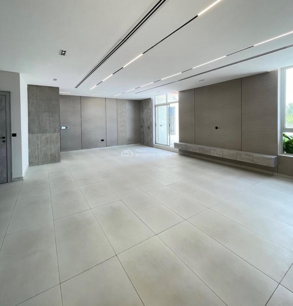 Lovely 2 Bedroom Penthouse with Gym, Lekki Phase 1, Lekki Phase 1, Lekki, Lagos, Block of Flats for Sale