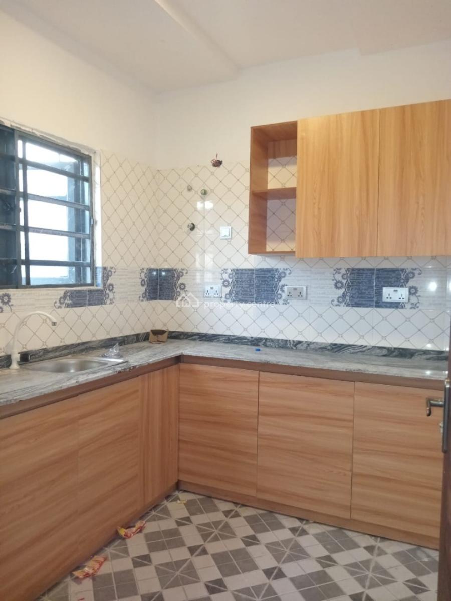 Upstairs Clean 3-bd Apartment, General Paint, Ajah, Lagos, Flat / Apartment for Rent