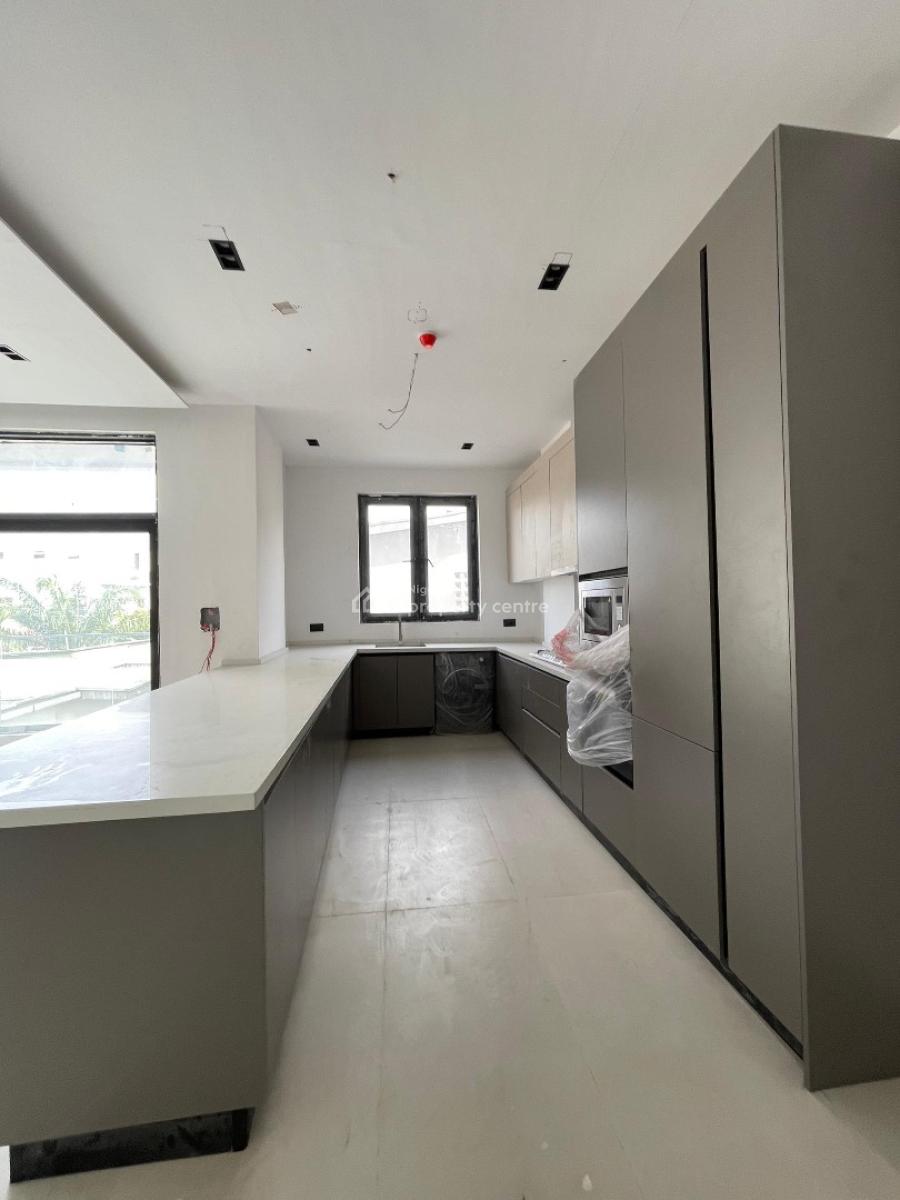 Luxuriously Built 3 Bedroom Apartment with Roof Top Pool, Lekki Phase 1, Lekki, Lagos, Block of Flats for Sale