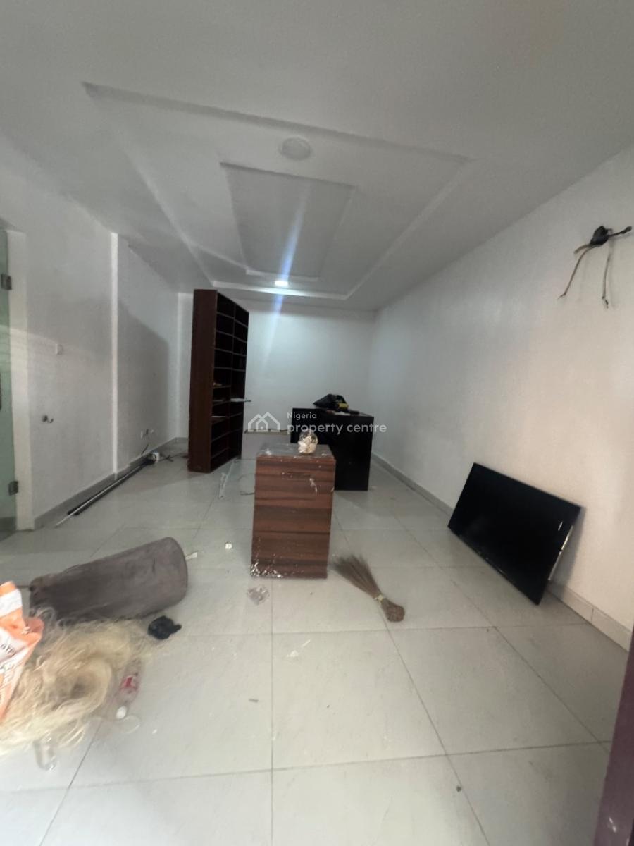 Nice  One Bedroom Apartment Fully Serviced Very Spacious, Orchid Road Lekki, Lekki, Lagos, Block of Flats for Sale