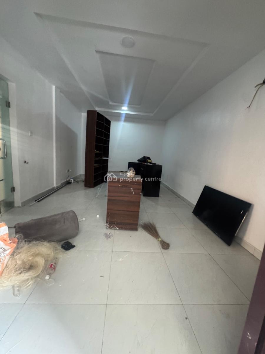 Nice  One Bedroom Apartment Fully Serviced Very Spacious, Orchid Road Lekki, Lekki, Lagos, Block of Flats for Sale