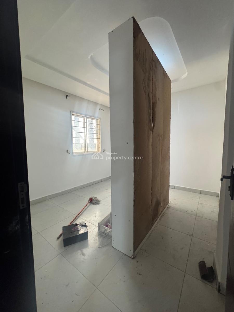 Nice  One Bedroom Apartment Fully Serviced Very Spacious, Orchid Road Lekki, Lekki, Lagos, Block of Flats for Sale