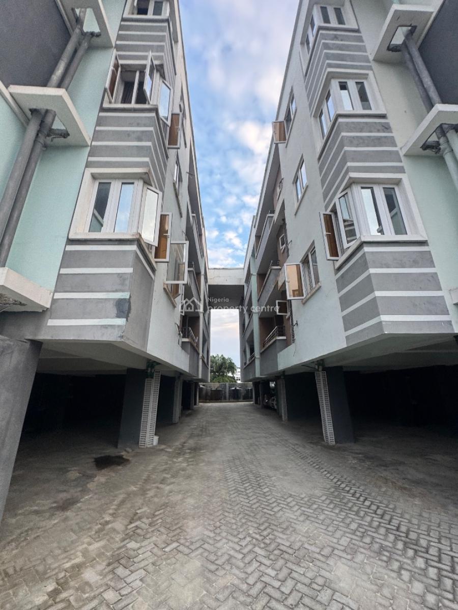 Nice  One Bedroom Apartment Fully Serviced Very Spacious, Orchid Road Lekki, Lekki, Lagos, Block of Flats for Sale