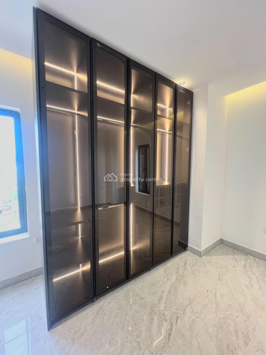Refined 4-bedroom Apartment with Gym & Swimming Pool, Ikoyi, Lagos, Flat / Apartment for Rent