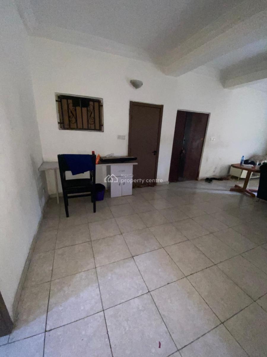 Self Serviced Spacious 3bedroom Apartment (ground Floor), By Chicken Republic Agungi, Agungi, Lekki, Lagos, Flat / Apartment for Rent