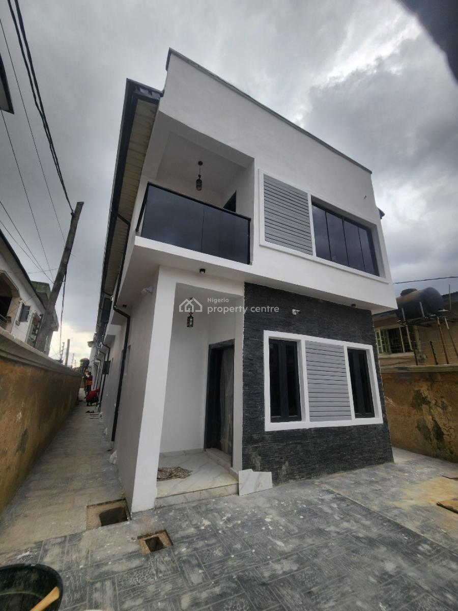 Luxury 3 Bedroom Flat, Off Adekunle Kuye, Surulere, Lagos, Flat / Apartment for Rent